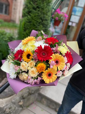 Букет цветов из: Герберы, Ромашки, Хризантемы, Розы и Подсолнухи в Калинино
